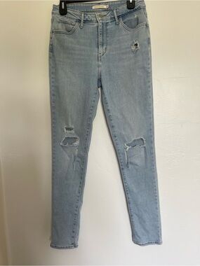 Levi Light Wash Distressed Ripped Jeans SZ 29